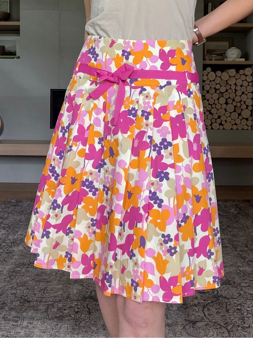 Vintage 100% cotton Floral Pleated A-Line Skirt with ribbon tie size 8